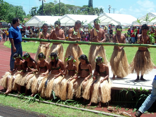 Paies_youth_group_dancers Paies_youth_group_dancers