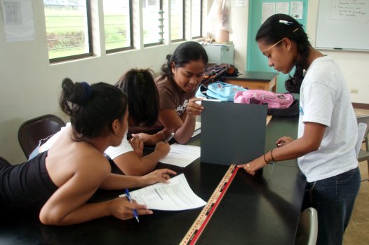 Maymorleen, Quleen, Melody, Leilani reflections and refraction lab